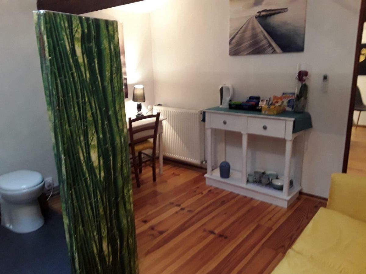Chambre Sergeanne Doulezon Exteriör bild