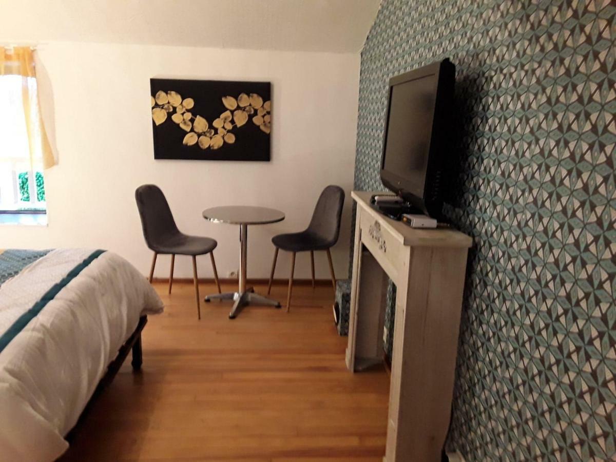Chambre Sergeanne Doulezon Exteriör bild